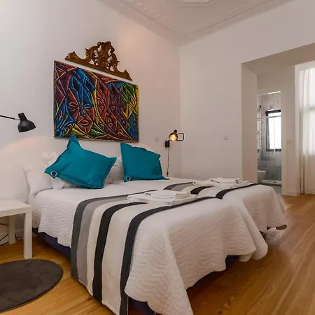 In Avenidas Novas Apartment *